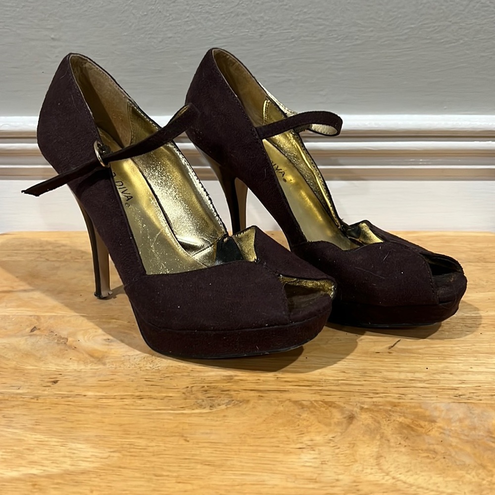 Brown Platforms